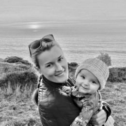 <h2>Annie Tucker, Coaching, Ghostwriting, and Copy Editing:</h2>